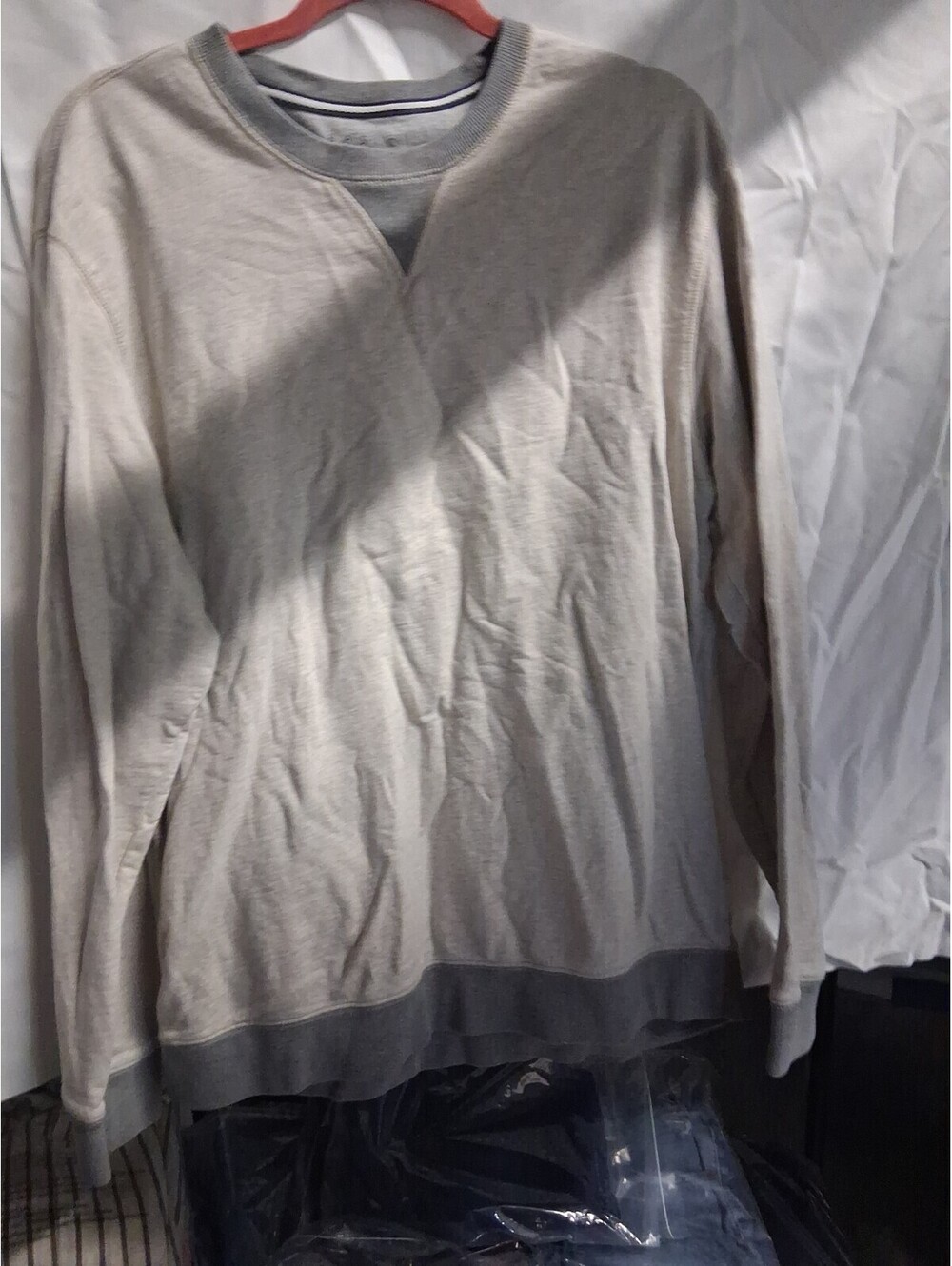 Basic Editions Vintage Men's Light Gray/Beige Men's Size Large Large Sweater G2